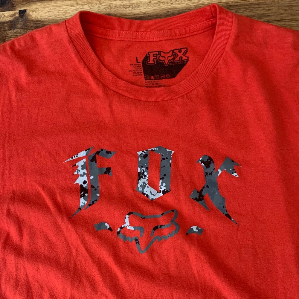 Mens Fox T-shirt size Large